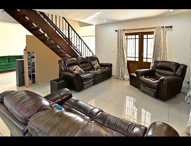 4 BEDROOM CLUSTER FOR SALE IN COUNTRY VIEW
